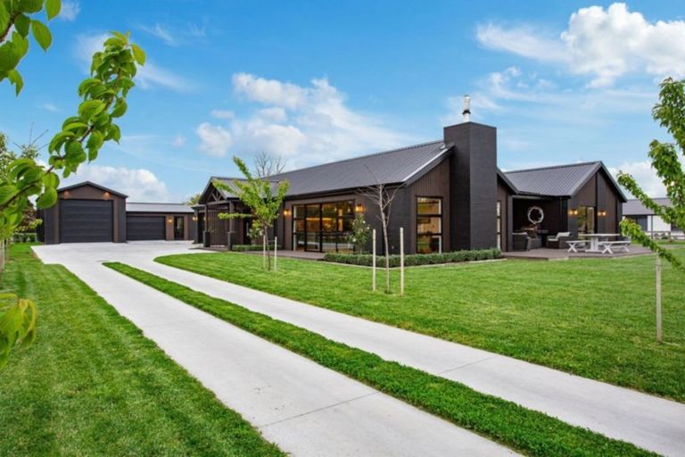 Photo of property in 23 Monarch Park Lane, Leamington, Cambridge, 3432