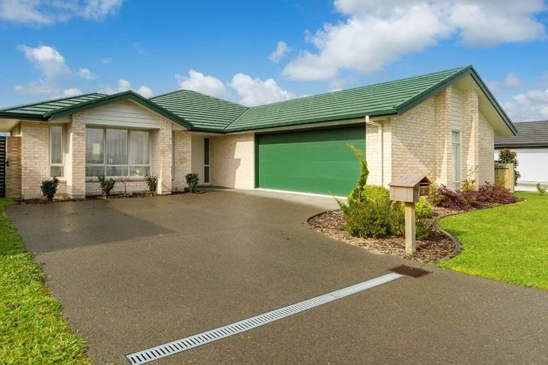 Photo of property in 8 Fearnley Grove, Pyes Pa, Tauranga, 3112