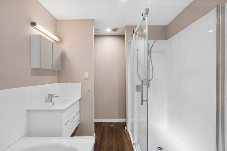 Photo of property in 218 Fernhill Road, Sunshine Bay, Queenstown, 9300