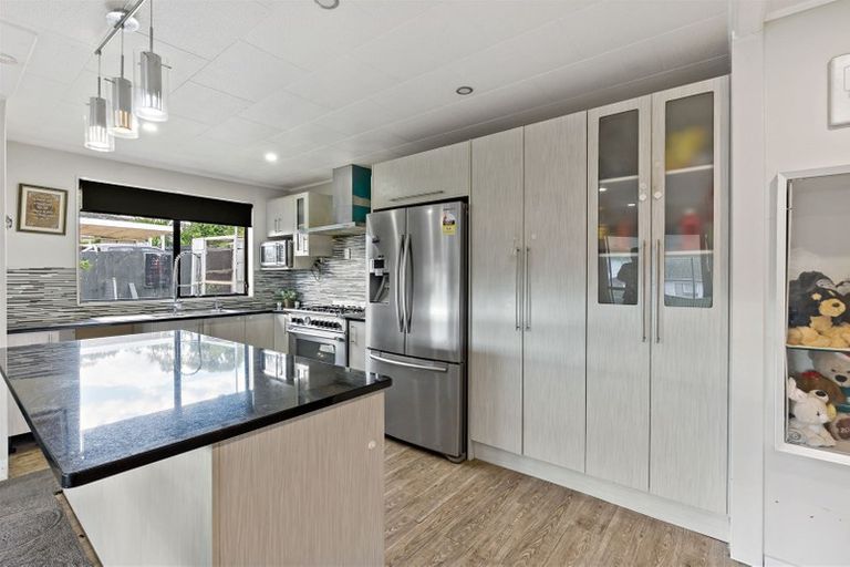 Photo of property in 2/84 Alfriston Road, Manurewa East, Auckland, 2102