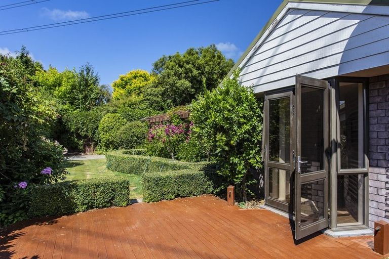 Photo of property in 56 Westgrove Avenue, Avonhead, Christchurch, 8042