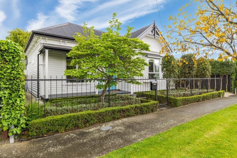 Photo of property in 135 Packe Street, Edgeware, Christchurch, 8013