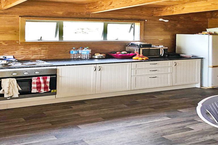 Photo of property in 721 Kaiaua Road, Tolaga Bay, 4077