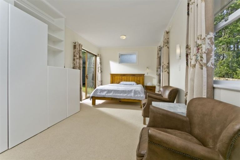 Photo of property in 40 Bond Crescent, Forrest Hill, Auckland, 0620