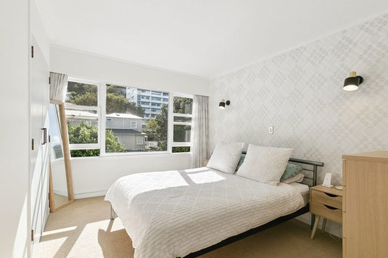 Photo of property in Newman Court Apartments, 2 Newman Terrace, Thorndon, Wellington, 6011