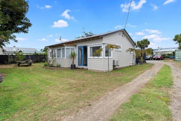 Photo of property in 42a Winchester Street, Levin, 5510