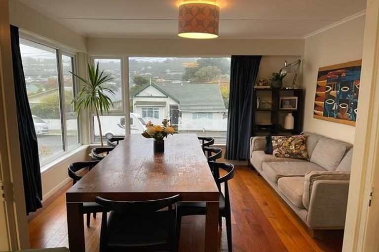 Photo of property in 24 Severn Street, Island Bay, Wellington, 6023