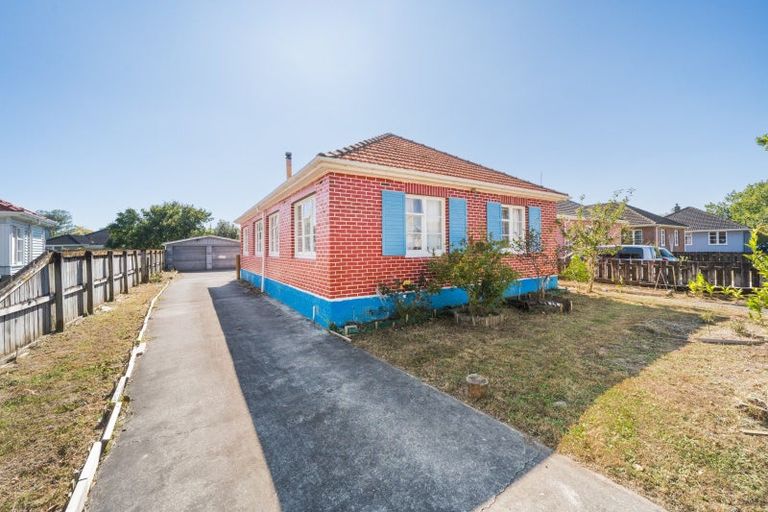 Photo of property in 35 Rangiora Avenue, Roslyn, Palmerston North, 4414