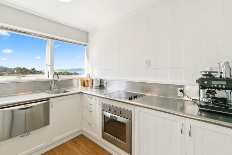 Photo of property in Newman Court Apartments, 2 Newman Terrace, Thorndon, Wellington, 6011