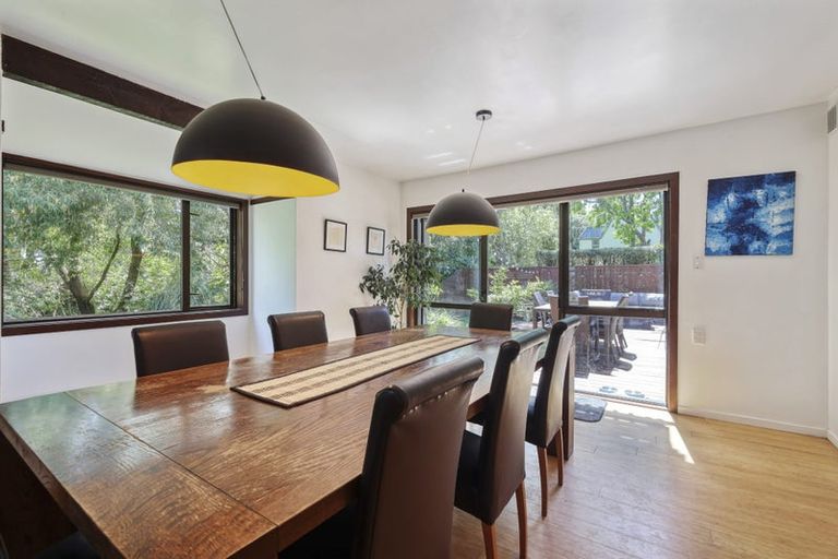 Photo of property in 2 Holmcroft Court, Cracroft, Christchurch, 8022