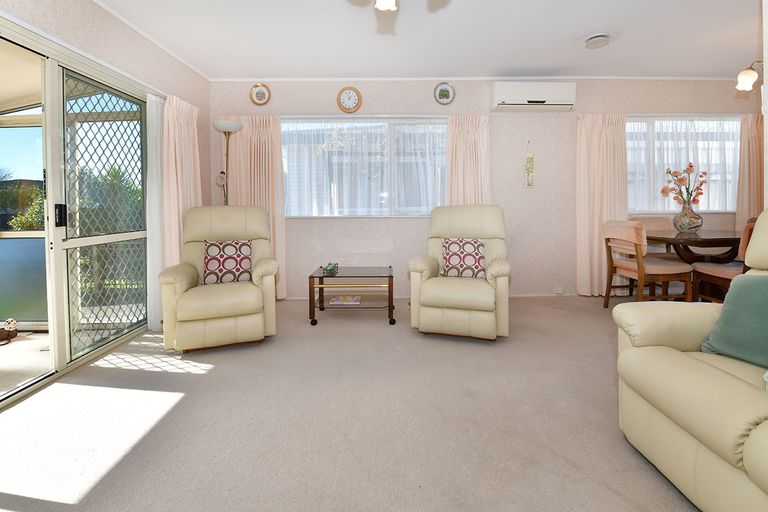 Photo of property in 36 Lakeside Drive, Pahurehure, Papakura, 2113