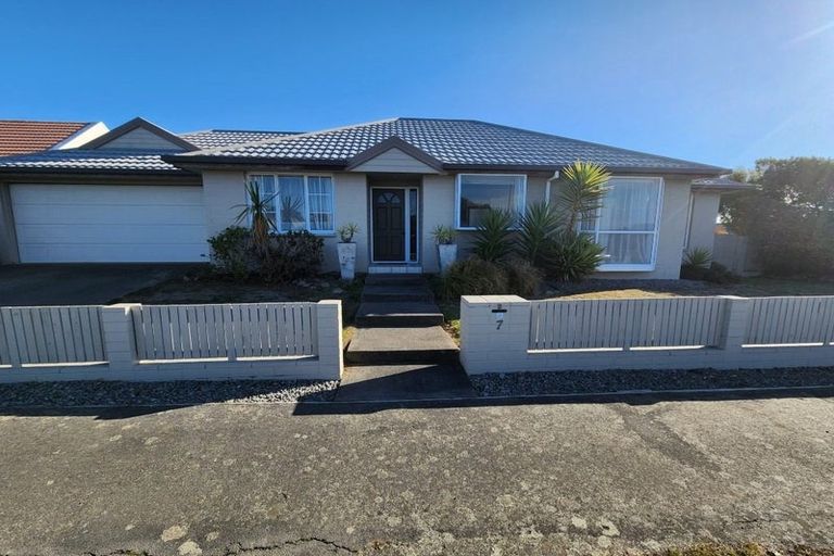 Photo of property in 2/7 Orlando Crescent, Waimairi Beach, Christchurch, 8083