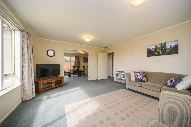 Photo of property in 22 Meridian Grove, Kelvin Grove, Palmerston North, 4414