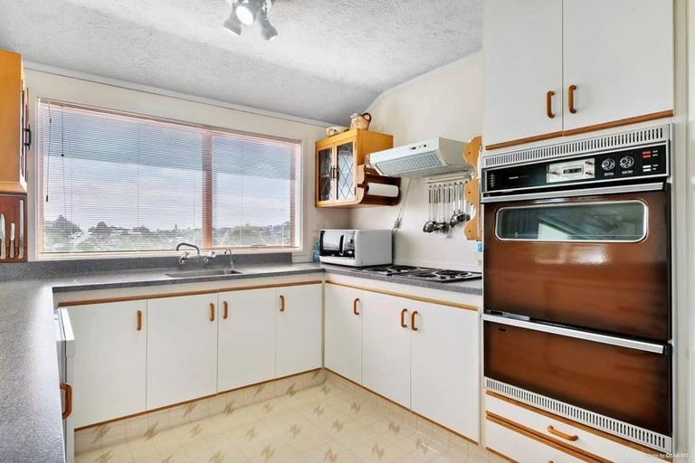 Photo of property in 1/94 John Downs Drive, Browns Bay, Auckland, 0630