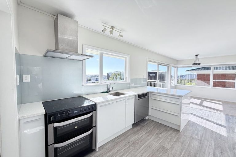Photo of property in 122 Hugh Green Drive, Pinehill, Auckland, 0632