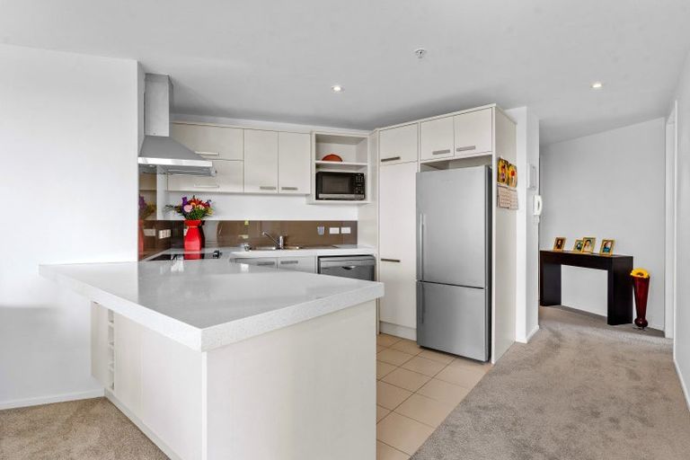 Photo of property in Bella Vista, 3a/84 Gunner Drive, Te Atatu Peninsula, Auckland, 0610