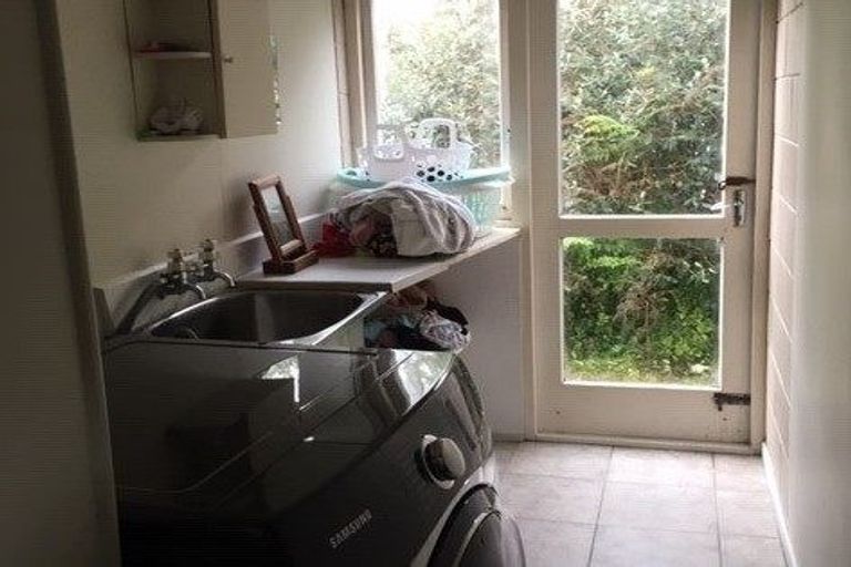 Photo of property in 2 Churchouse Road, Greenhithe, Auckland, 0632