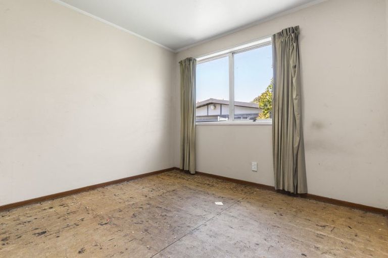 Photo of property in 27 Becker Drive, Weymouth, Auckland, 2103