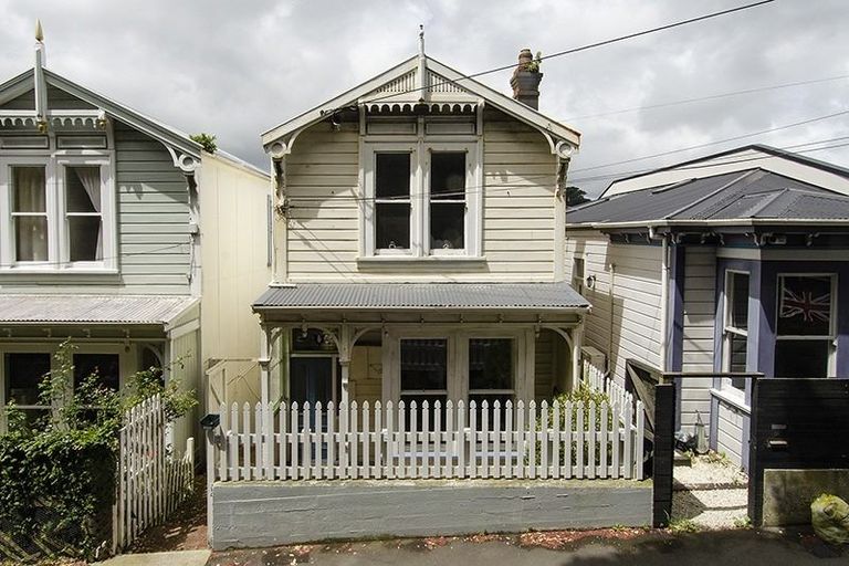 Photo of property in 143 Tasman Street, Mount Cook, Wellington, 6021