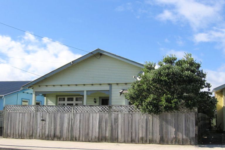 Photo of property in 74 William Street, Petone, Lower Hutt, 5012
