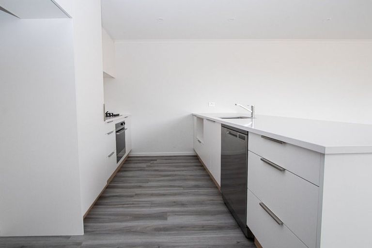 Photo of property in 2/12 Bostonkip Crescent, Fitzroy, Hamilton, 3282