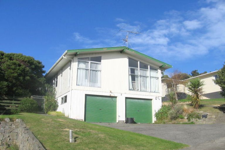 Photo of property in 5 Quinn Grove, Ranui, Porirua, 5024