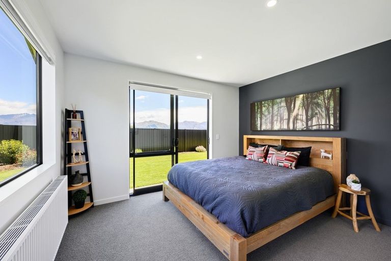Photo of property in 29 Little Alpha Loop, Wanaka, 9305