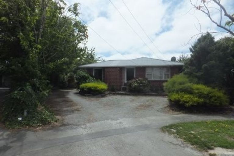 Photo of property in 16 Mclellan Place, Ilam, Christchurch, 8041