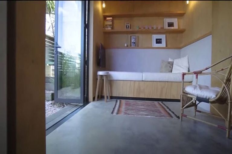 Photo of property in 21a Old Lake Road, Narrow Neck, Auckland, 0624