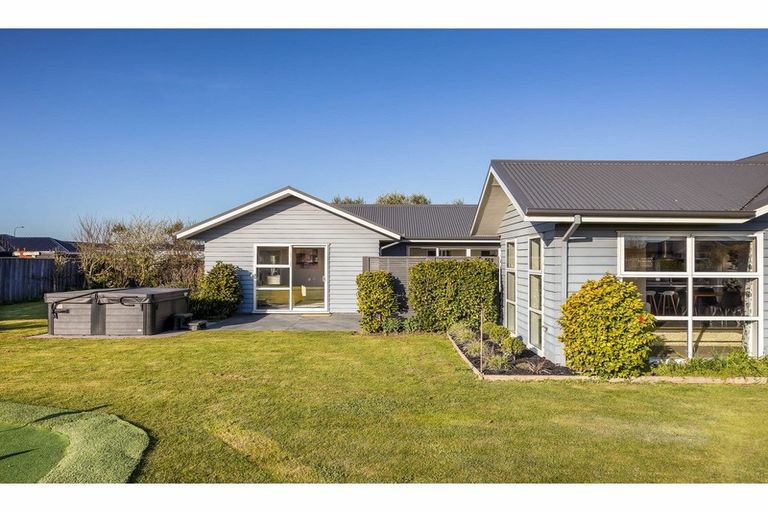 Photo of property in 7 Barnsley Crescent, West Melton, 7618