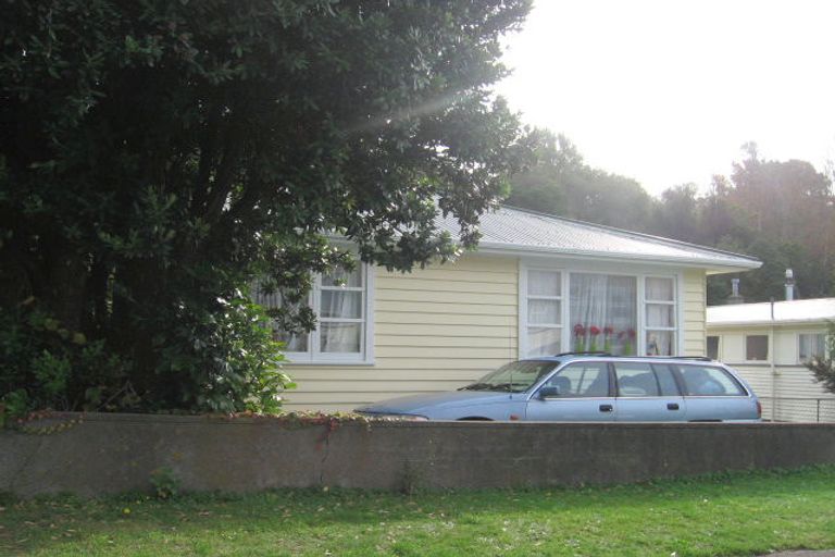 Photo of property in 34 Redwood Avenue, Tawa, Wellington, 5028