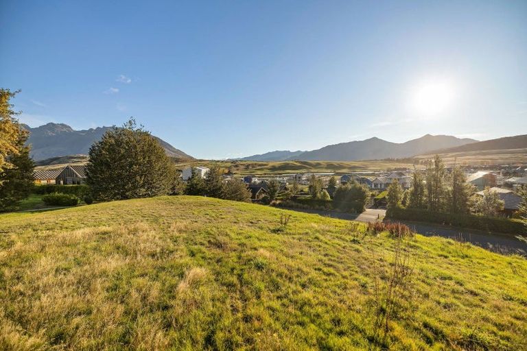 Photo of property in 25 Rannoch Drive, Jacks Point, Queenstown, 9371