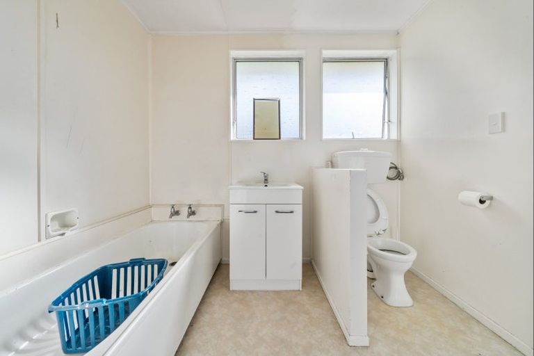 Photo of property in 22 Tavistock Street, Westown, New Plymouth, 4310