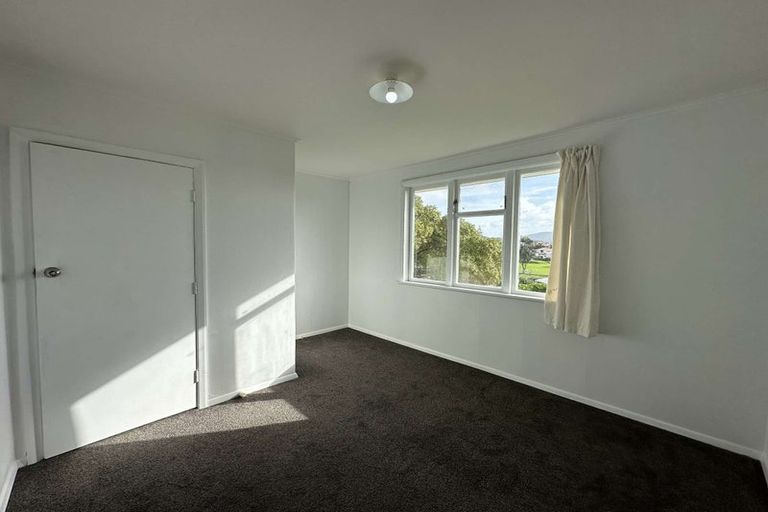 Photo of property in 47-49 Waihora Crescent, Waitangirua, Porirua, 5024