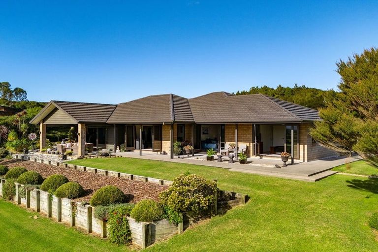 Photo of property in 97 West Ridge Road, Maunu, Whangarei, 0110