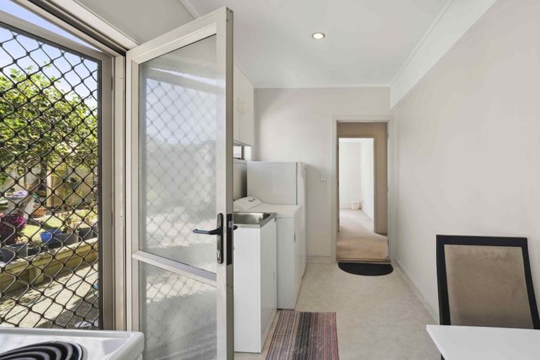 Photo of property in 36 Glenmore Road, Sunnyhills, Auckland, 2010