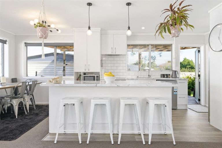 Photo of property in 8 Ansford Place, Bader, Hamilton, 3206