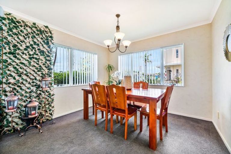 Photo of property in 11 Barcaldine Road, Flat Bush, Auckland, 2016