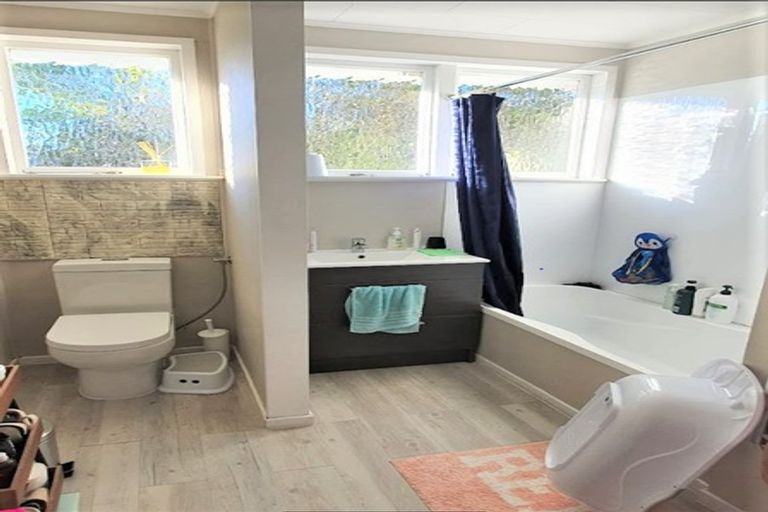 Photo of property in 25 Lord Street, Stokes Valley, Lower Hutt, 5019