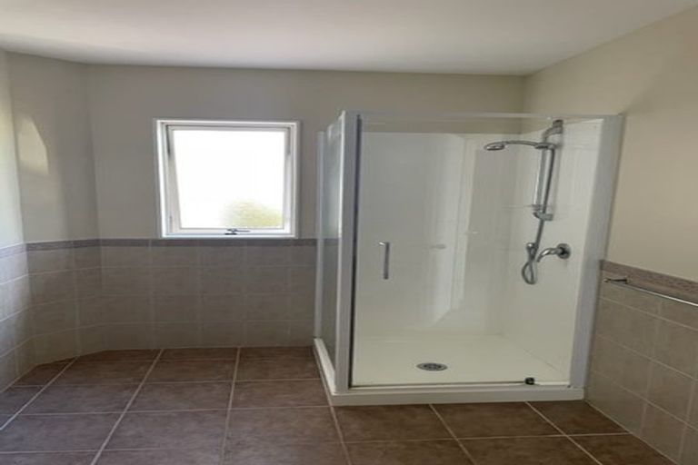 Photo of property in 28 Maypark Crescent, Flat Bush, Auckland, 2016