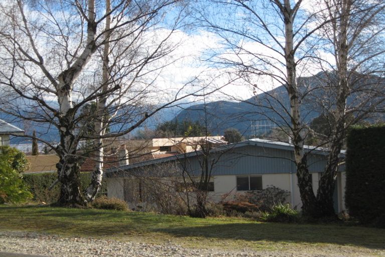 Photo of property in 10 Beech Street, Wanaka, 9305