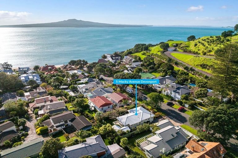 Photo of property in 5 Macky Avenue, Devonport, Auckland, 0624