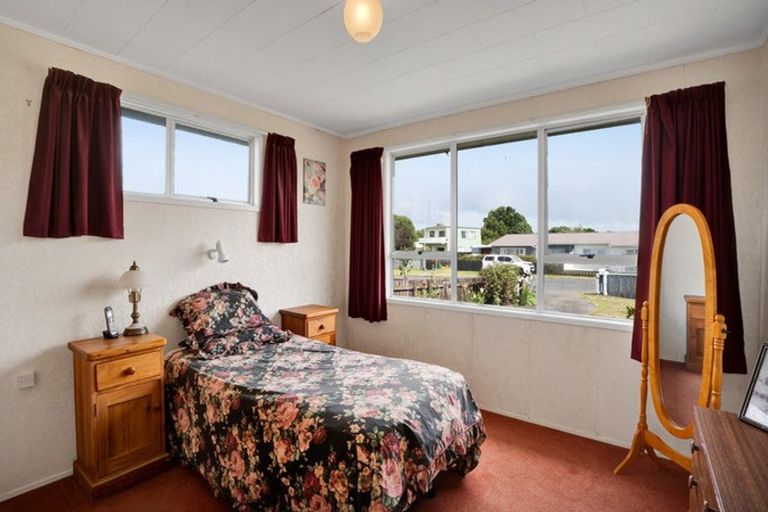 Photo of property in 53 Brennan Place, Opunake, 4616