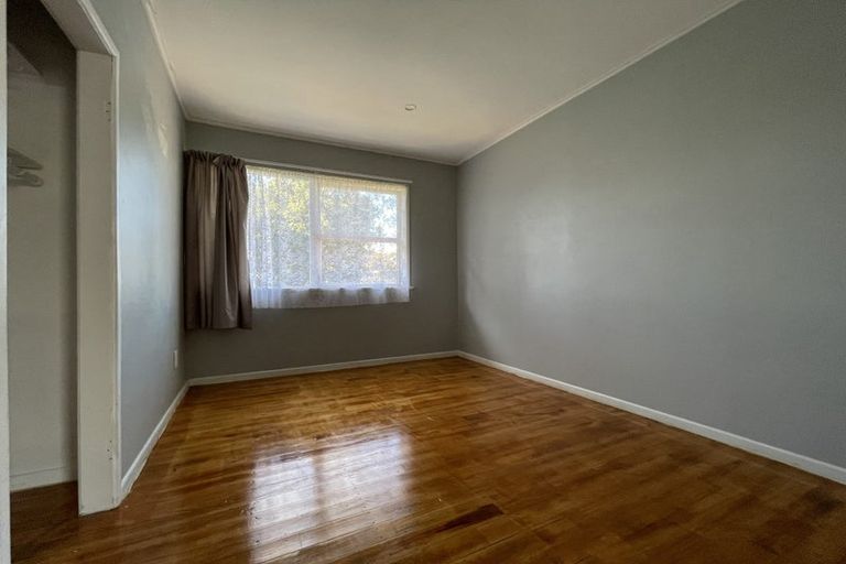 Photo of property in 108 Tirimoana Road, Te Atatu South, Auckland, 0602