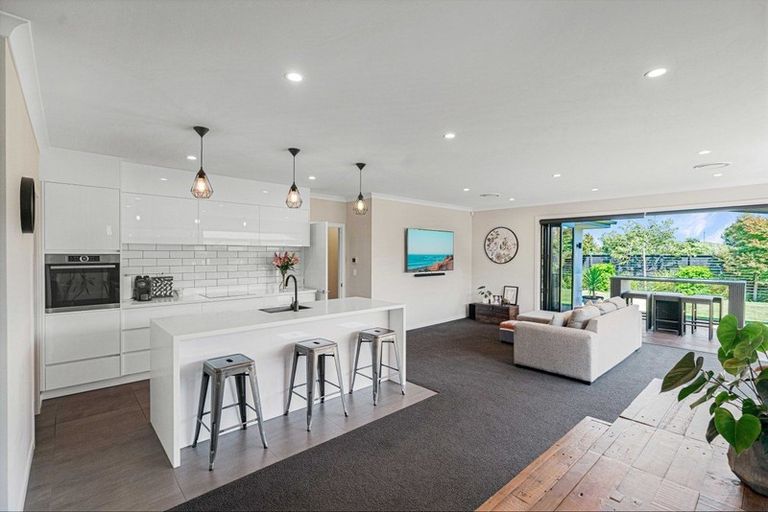 Photo of property in 15 Dollar Place, Prebbleton, 7604