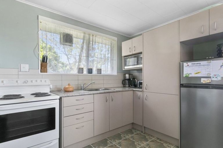 Photo of property in 18b Reese Jones Grove, Maungaraki, Lower Hutt, 5010