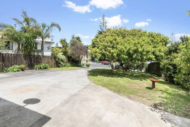 Photo of property in 58 Brian Crescent, Stanmore Bay, Whangaparaoa, 0932