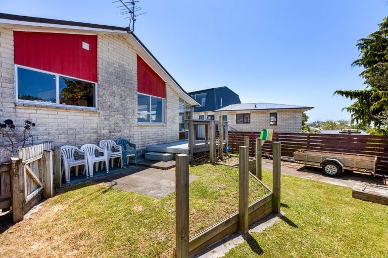 Photo of property in 15 Virginia Place, Whalers Gate, New Plymouth, 4310