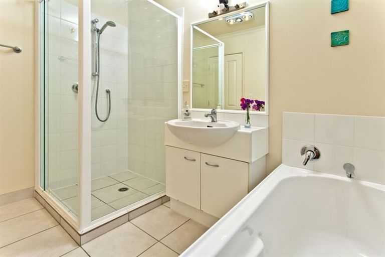 Photo of property in 13 Chelmsley Avenue, Henderson, Auckland, 0612