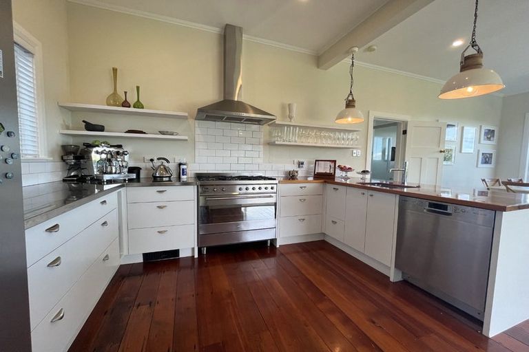 Photo of property in 78 Moana Road, Kelburn, Wellington, 6012